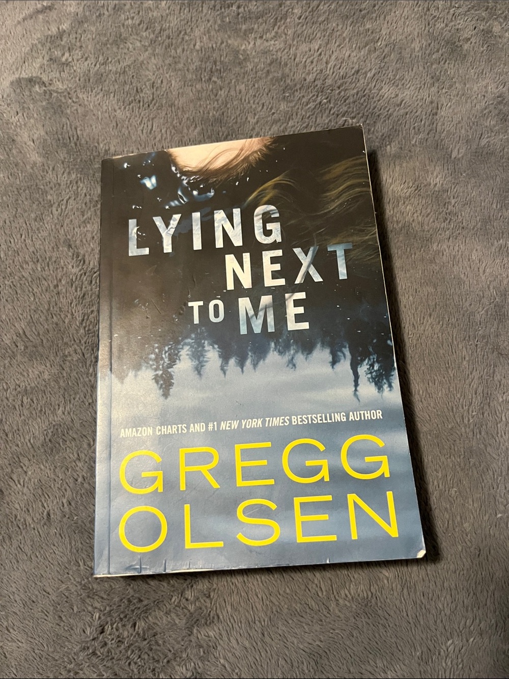 Lying Next to Me by Gregg Olsen - Blue Cover